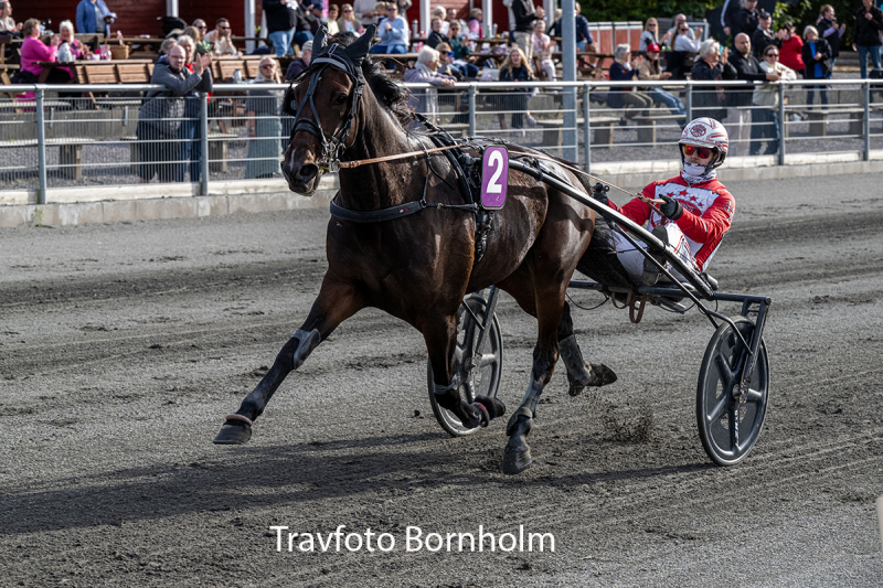 Marion Laser med Mads Petersen 3 oktober 2026 Fotograf Torben Ager Travfoto Bornholm TKA 5159