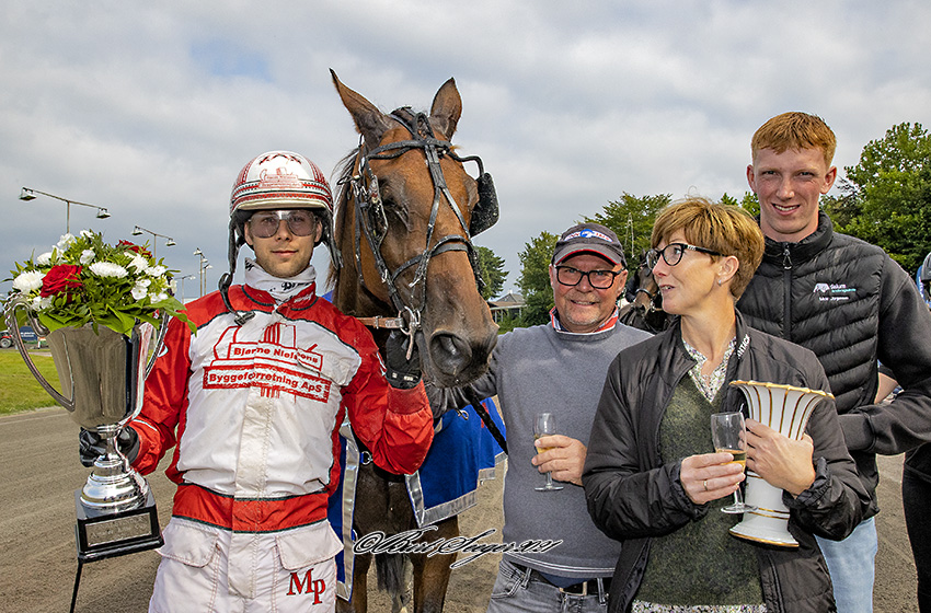 CATCH ME WILL D2I3046