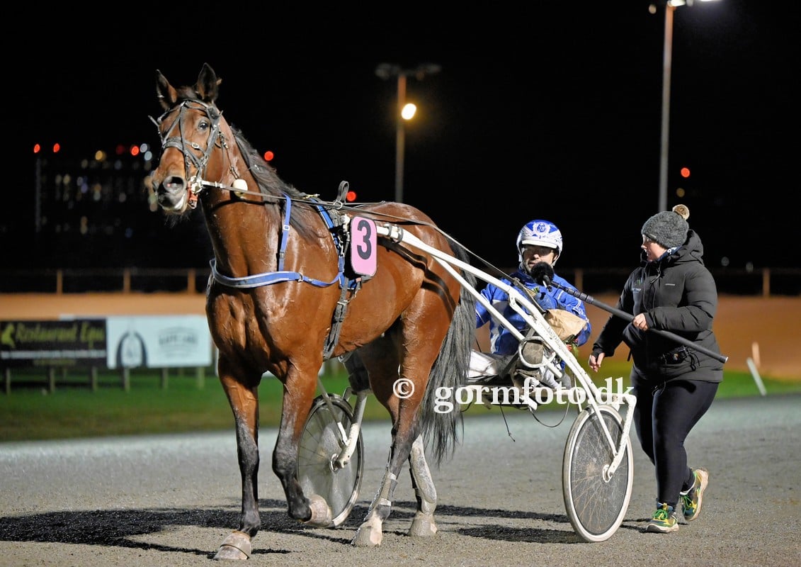 Søren og Marianne Bønneland sejrede på Jægersro 261237381_2101010873407565_6380253243211159054_n