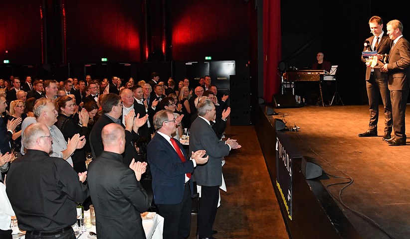 Hestesportens Galla udskydes AaretsTravkusk_Scene2_fo_LJ