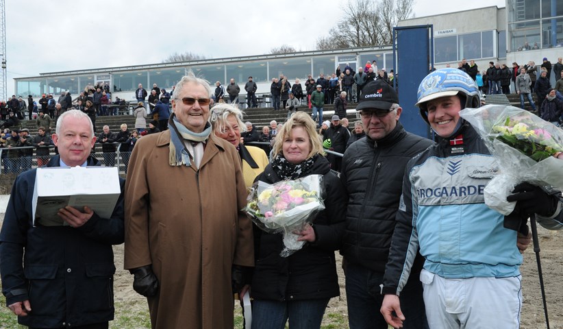 Prinsgemalen og Mulle vinder med urent trav prins_henrik_1_20160328_1655373112