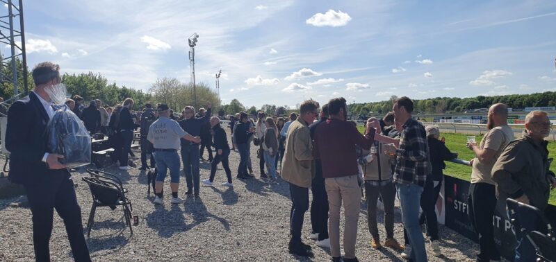 Udendoersstemning scaled e1652886532973