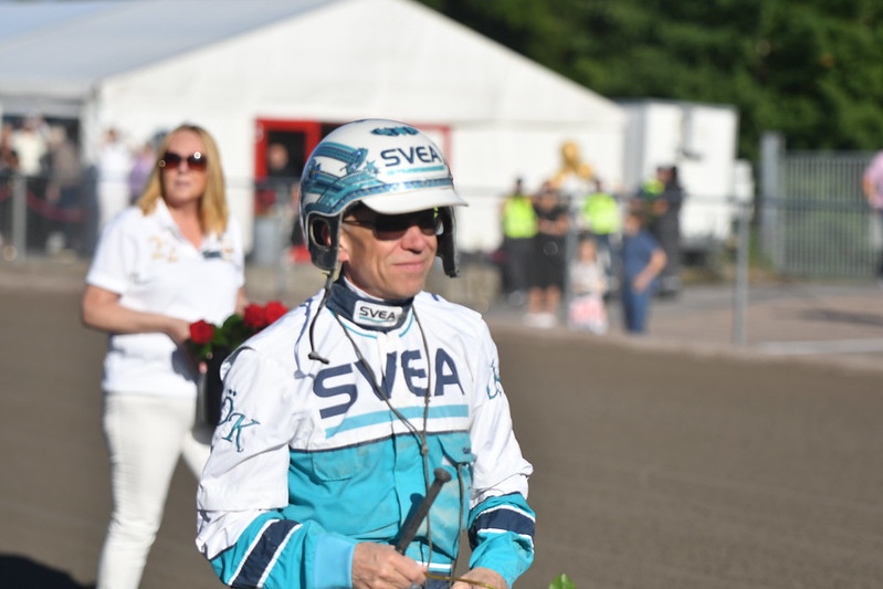 52202135603 ae7d4e2000 c