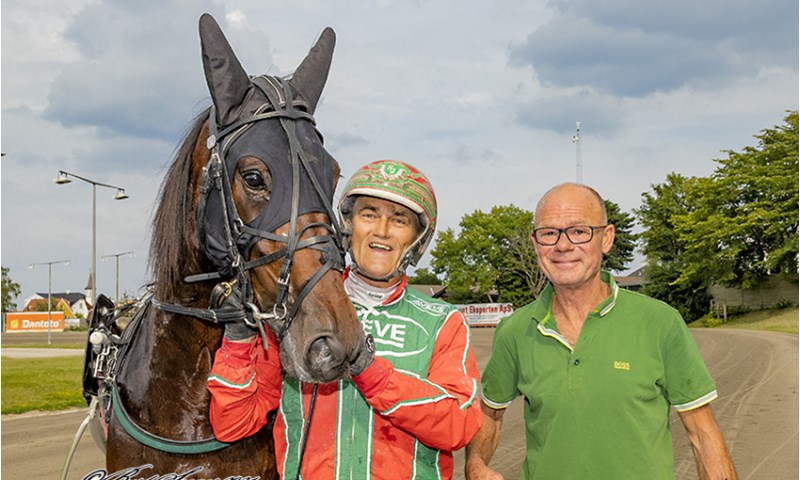 Familiens stjerne mod barack Face og Önas Prince FRODO_CASH_D2I2417