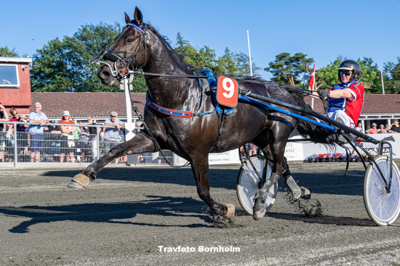 Barske M med Simone Lindevang 28 juni 2022 Fotograf Torben Ager Travfoto Bornholm TKA 3404