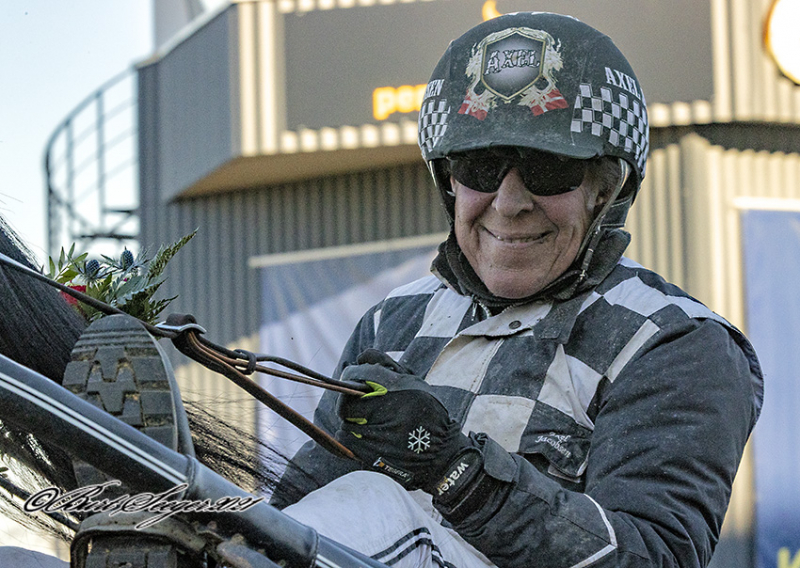 AXEL JACOBSEN D2I2894