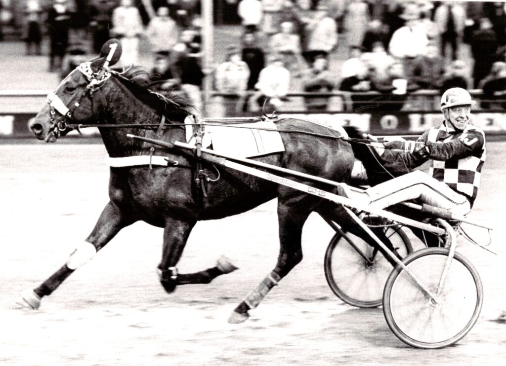 AXEL JACOBSEN KEEN GARBO OPDRAeTNINGSLOeB 1985 FOTO BS scaled 1