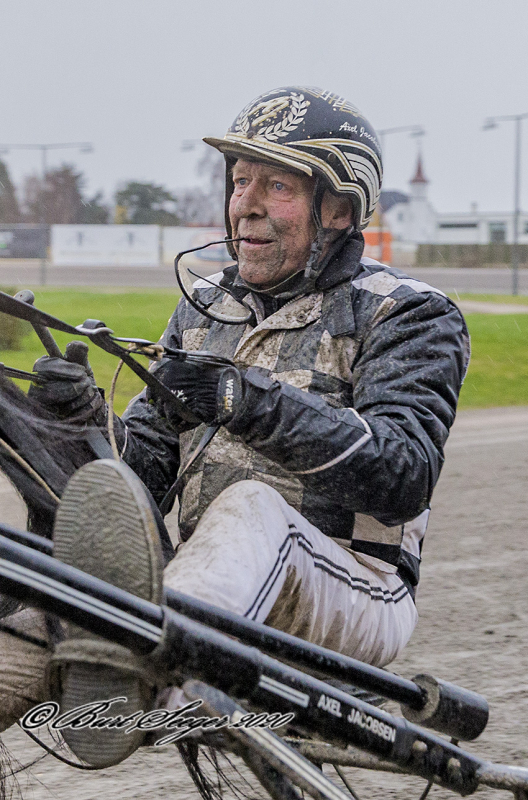 Axel Jacobsen er startet 2026 forrygende – den skakternede kusk markerer sig stærkt Axel_Jacobsen_MGL1951