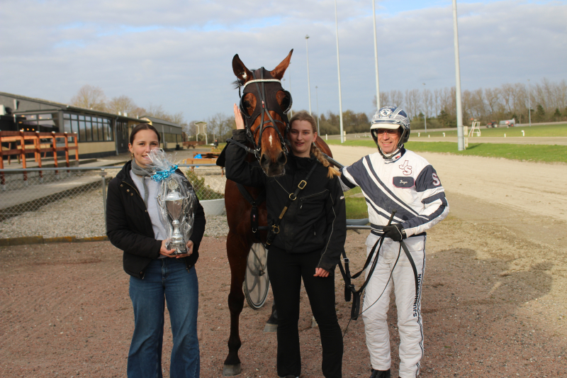 Far og datters hest – Satte banerekord Falm_2_230425