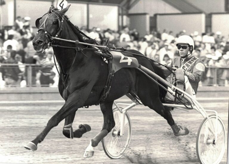 Meadow Roland PREBEN KJAeRSGAARD VINDER CC 3 GANGE FOTO BURT SEEGER scaled e1686475624671