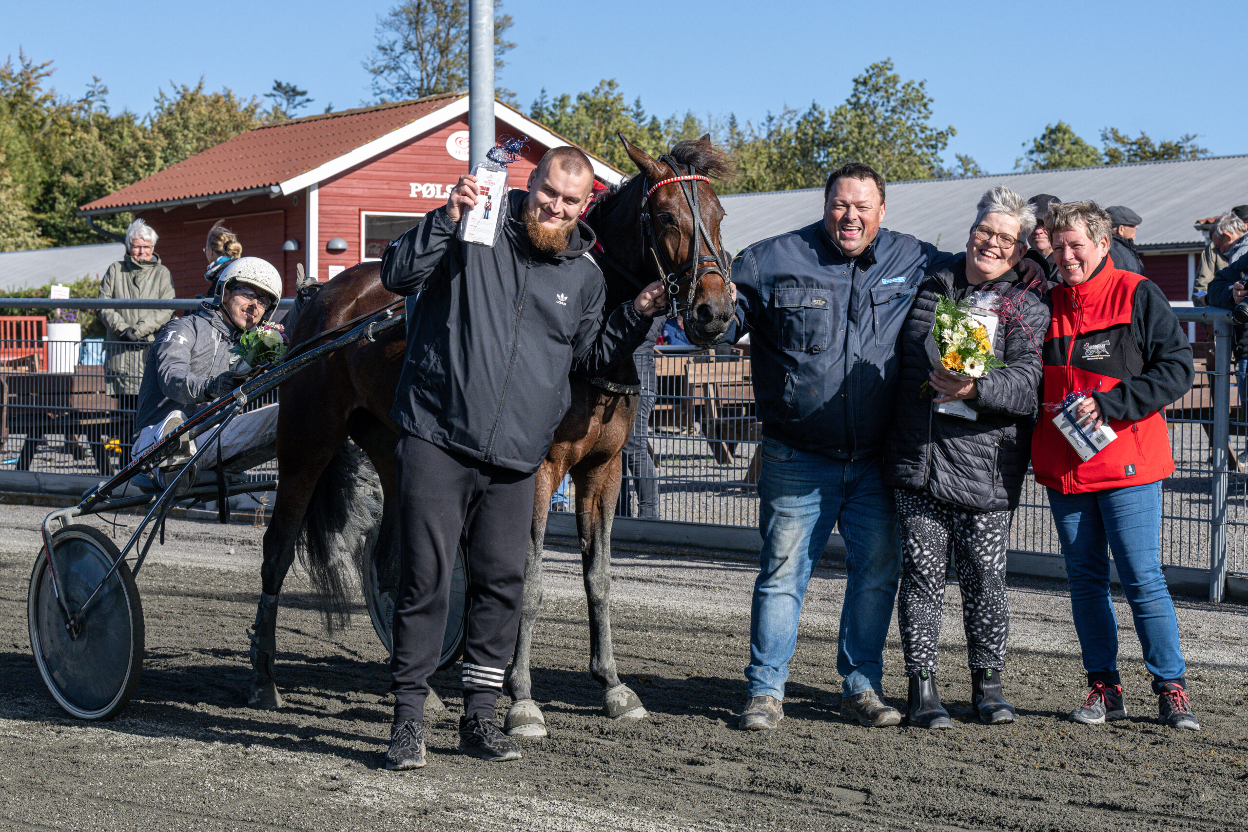Faith G K med Johnny Jessen Bornholms Brand Park 14 oktober 2023 Fotograf Torben Ager Travfoto Bornholm TKA 1258 scaled