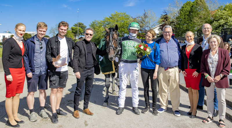 SEVEN NATION ARMY D2I8334