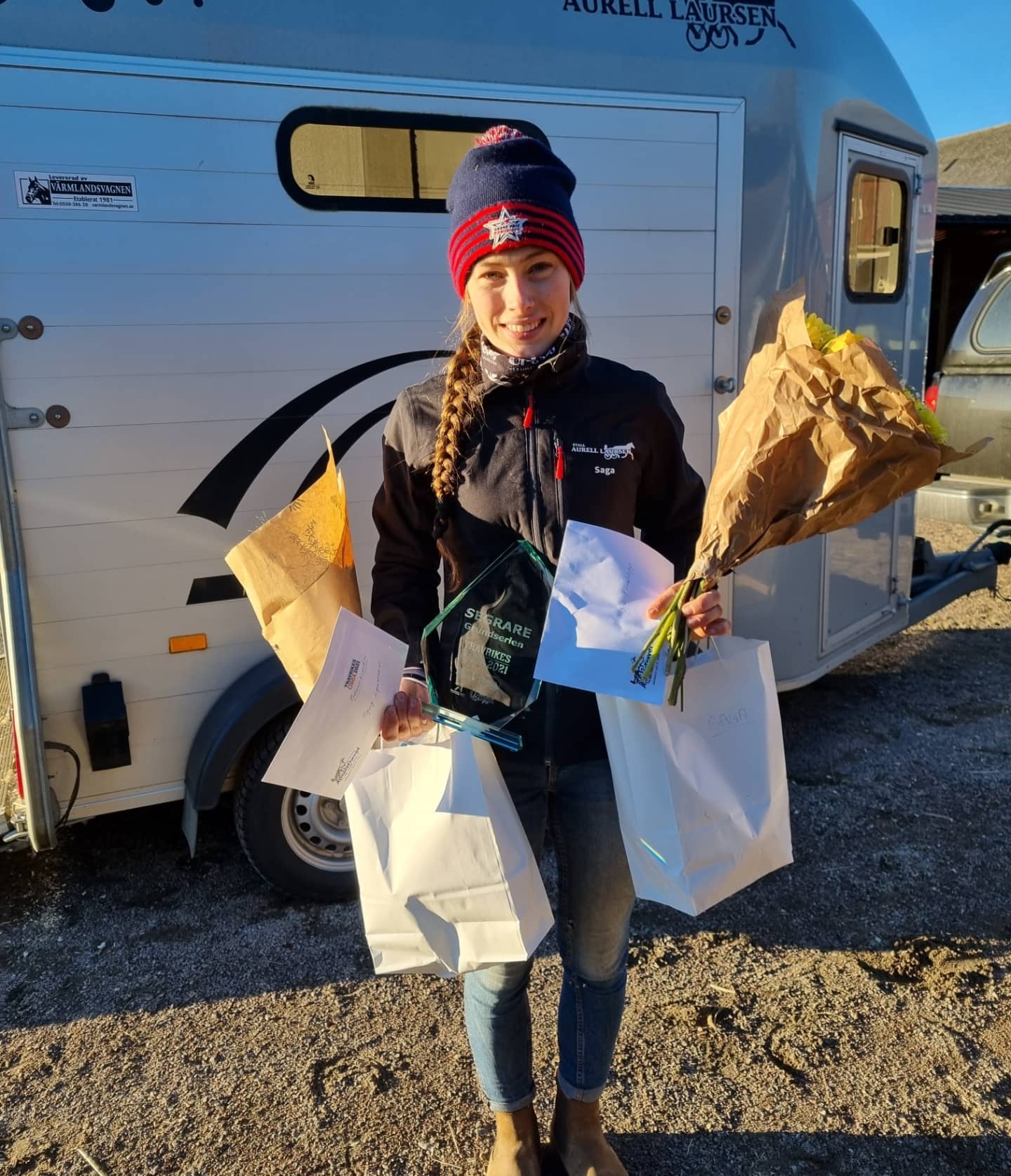 Saga Laursen hædret 246359521_1517965438562945_735278395335070853_n