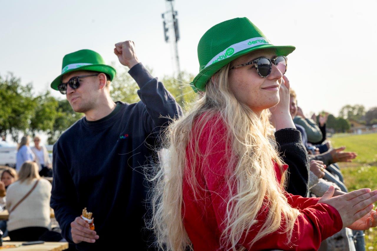 Dansk Hestevæddeløb - Kommerciel fremgang jubel, stemning, publikum (5)
