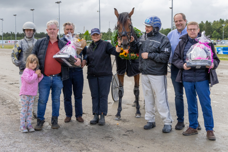 Know Your Shadow-sagen know_your_shadow_1_of_1_4 (3)