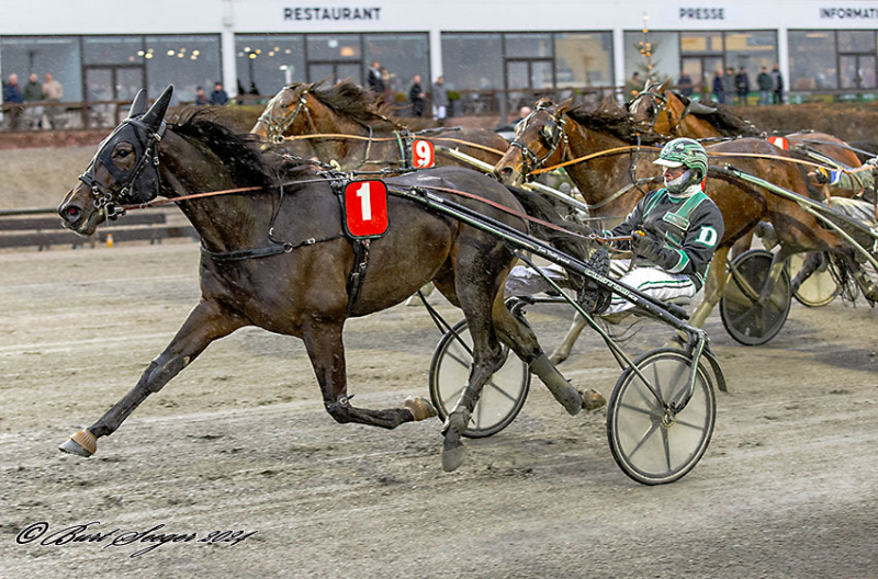 Kort nyt JOMO_CASH_MGL1257