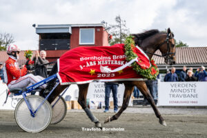 Jewellery Rain med Mads Petersen Bornholms Brand Park 30 september 2023 Fotograf Torben Ager Travfoto Bornholm TKA 9929