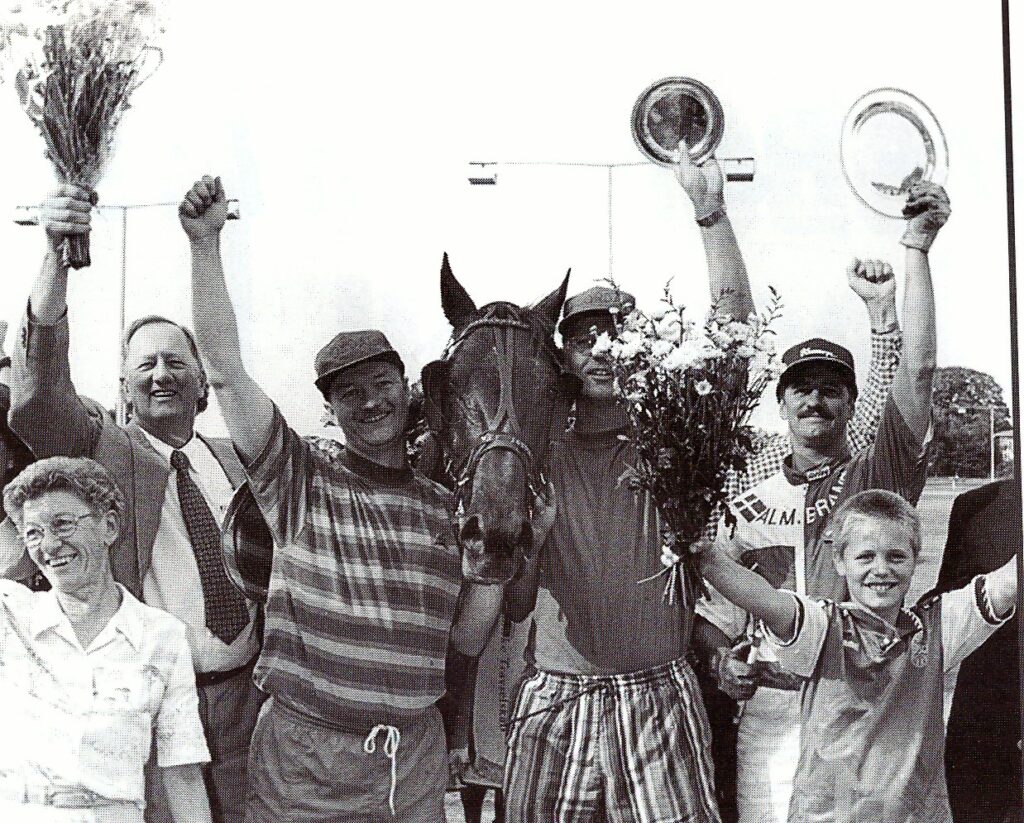 1996 Wee Hjordal fejres Egon Noerlem Henrik Loenborg Foto BS