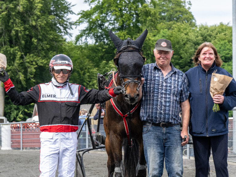 Hazard Hjortshoej med Niels Kristian Hansen 5 juni 2026 Fotograf Torben Ager Travfoto Bornholm TKA 4537 800x600 2