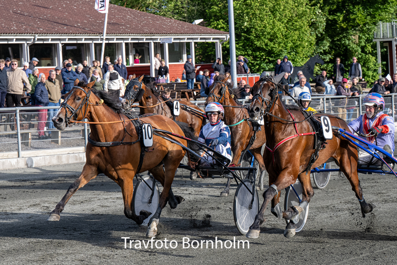 Hejdi Hovmand med Niclas Steinlain 16 juni 2026 Fotograf Torben Ager Travfoto Bornholm TKA 5645