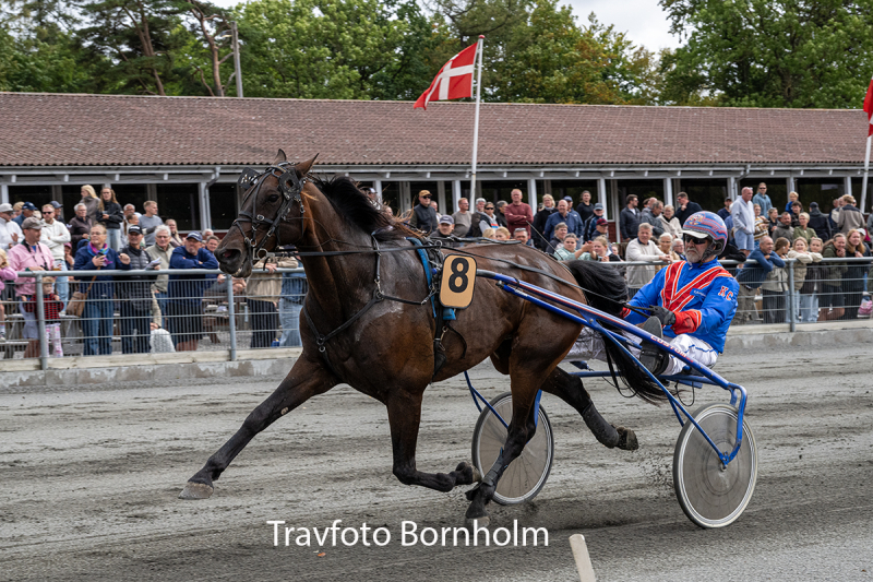 Jetset Onion Med Kenn Christoffersen 22 august 2026 Fotograf Torben Ager Travfoto Bornholm TKA 2588