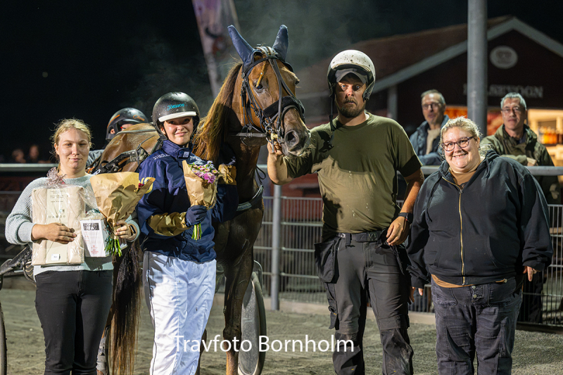 Fitou med Mathea Jo nsson 8 september 2026 Fotograf Torben Ager Travfoto Bornholm TKA 3891