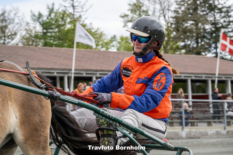 Star II med Tabea Anne Munk 10 maj 2025 Fotograf Torben Ager Travfoto Bornholm TKA 9074