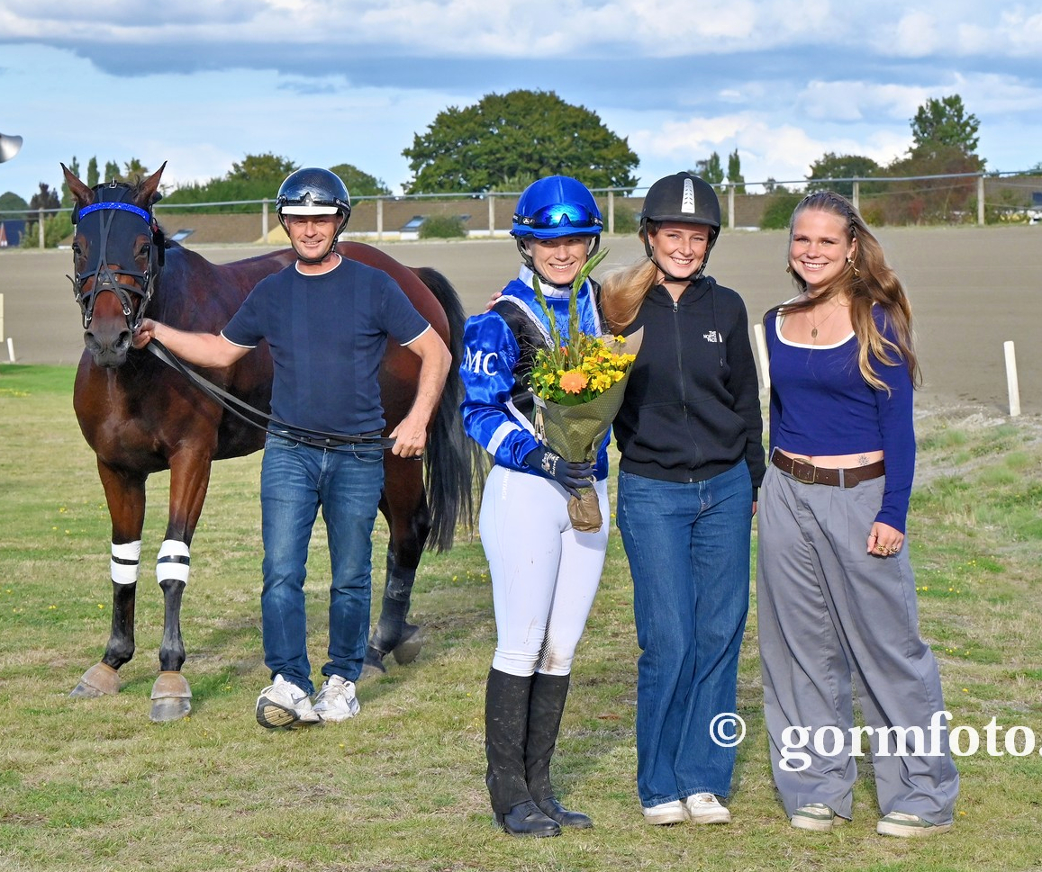 Mette Carlsen - Sådan gør vi tingene 543169994_10166771755103079_96982848680569540_n