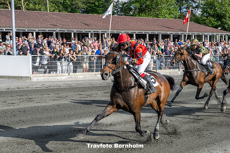 Nicole Marsing og Asger Molar sikrer 11. sejr i træk Asger Molar med Nicole Marsing 8 juli 2025 Fotograf Torben Ager