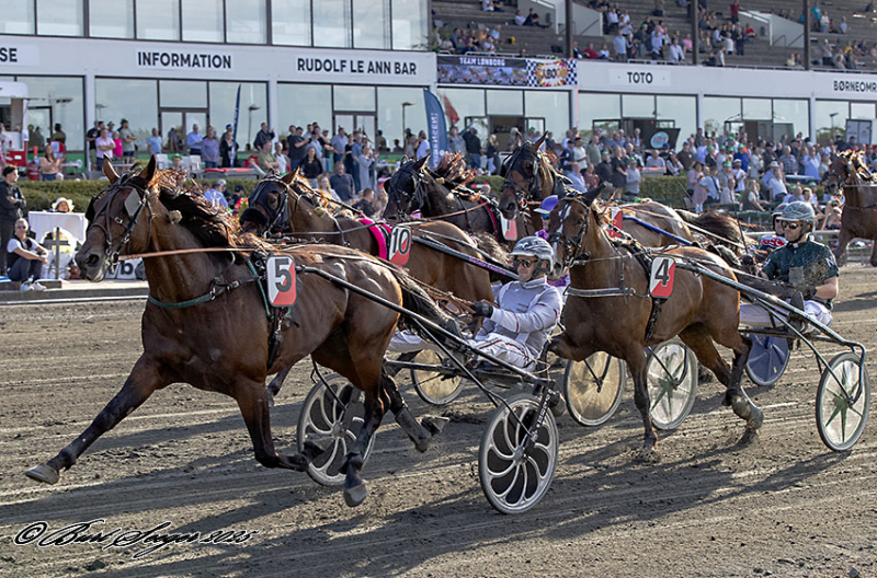 CALEB ZACK L G S2 9032