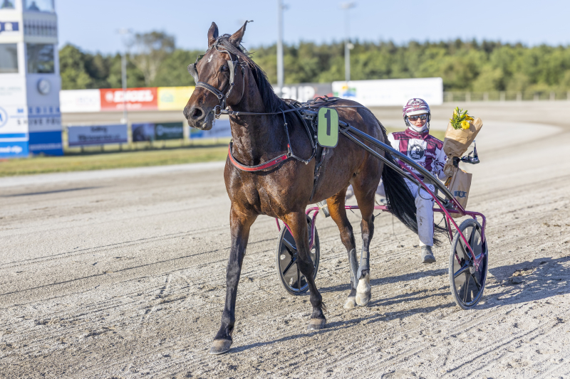 Han gør det godt - Lucas Kirk GRANDE_FINALE_3