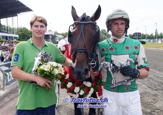 Kort nyt fra ind- og udland Hasse