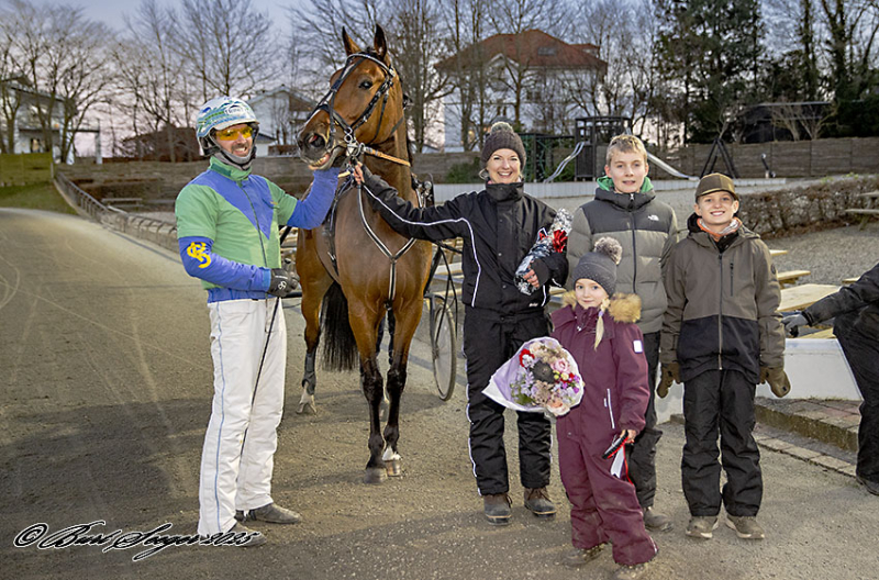 I M JONAS JOINT D2I1339