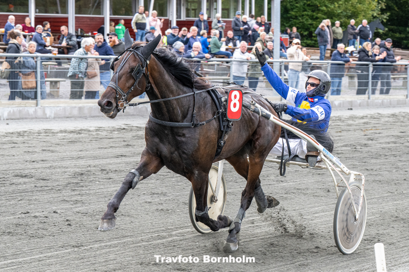 Inter Flamingo med Mads K Mogensen 28 september 2025 Fotograf Torben Ager Travfoto Bornholm TKA 1769