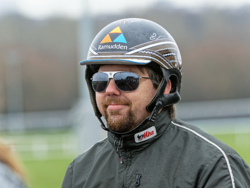 Vincennes – Stor svensk triumf i Prix Ténor de Baune - Ingen dansk JLL_8454_20230212_134521-800×600-1-1