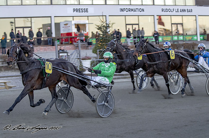 KOZMO VON HYRDEH J S2 3990