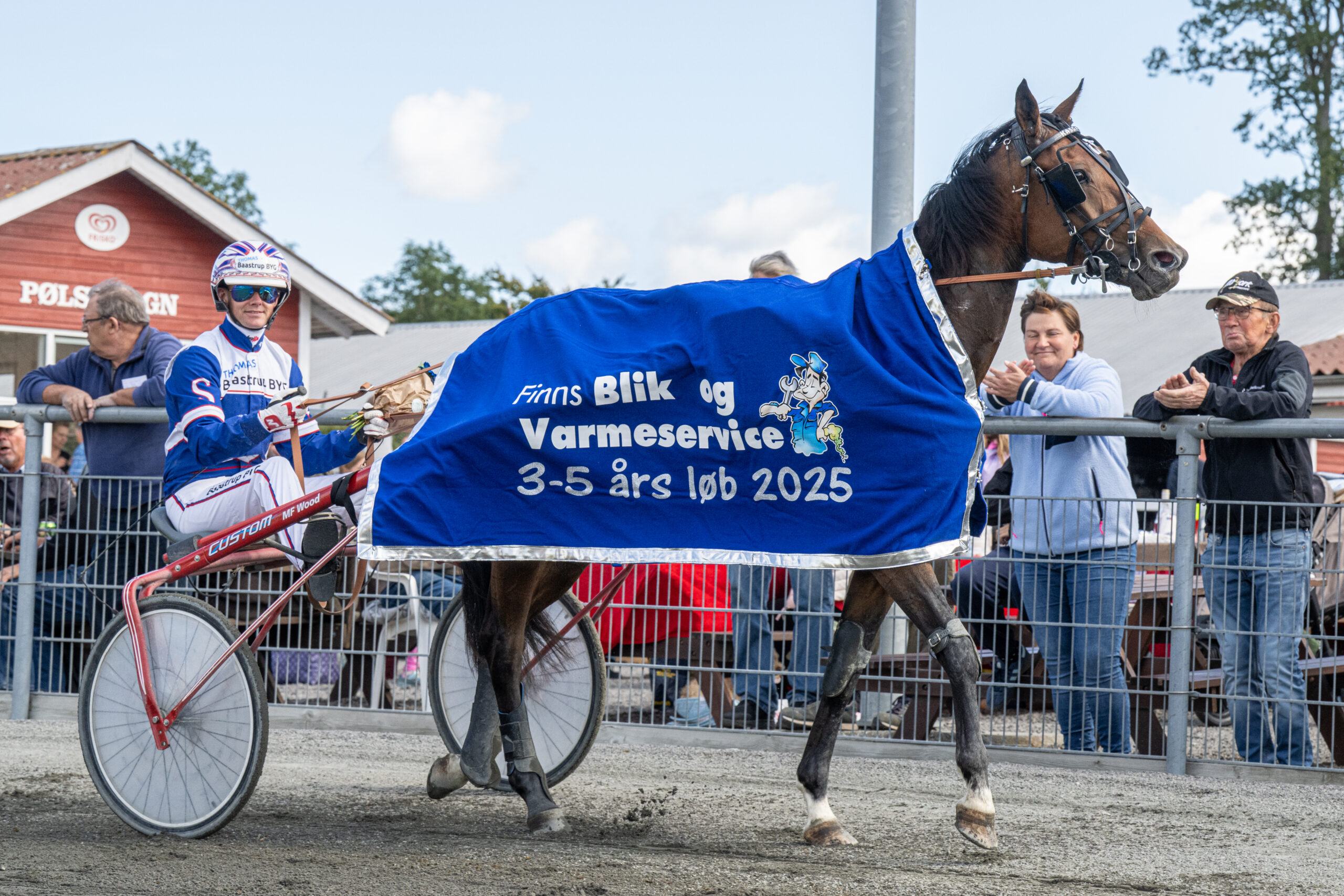 Kaasgaard med Niclas Steinlain 23 august 2025 Fotograf Torben Ager Travfoto Bornholm TKA 9448 scaled