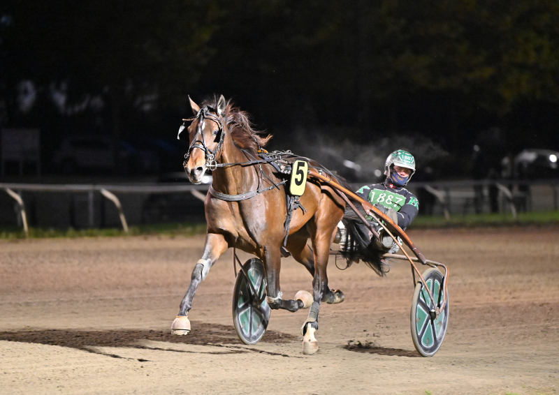 LIVIN ON THE EDGE DSC 1726