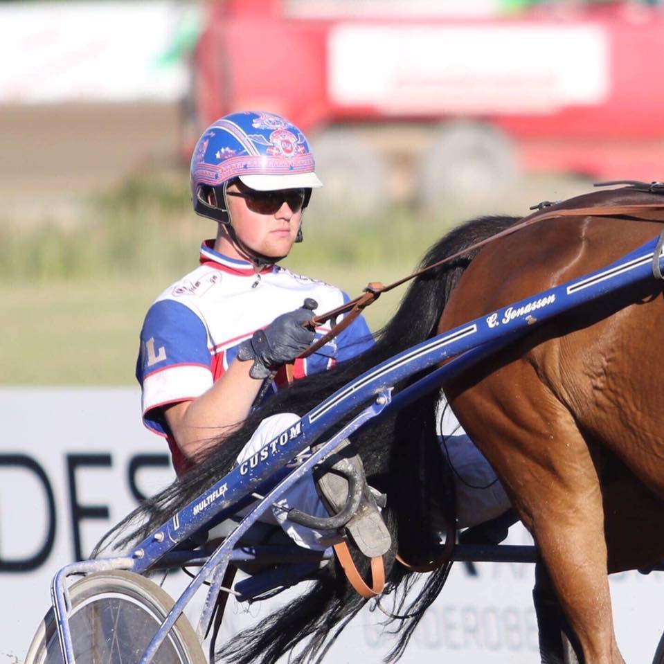 Oliver L. Nielsen – Fra Aalborg til Skandinavisk Travsucces Oliver-1-1