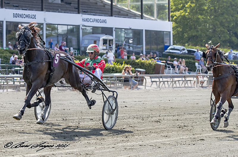 PURE HURRICANE S2 5738